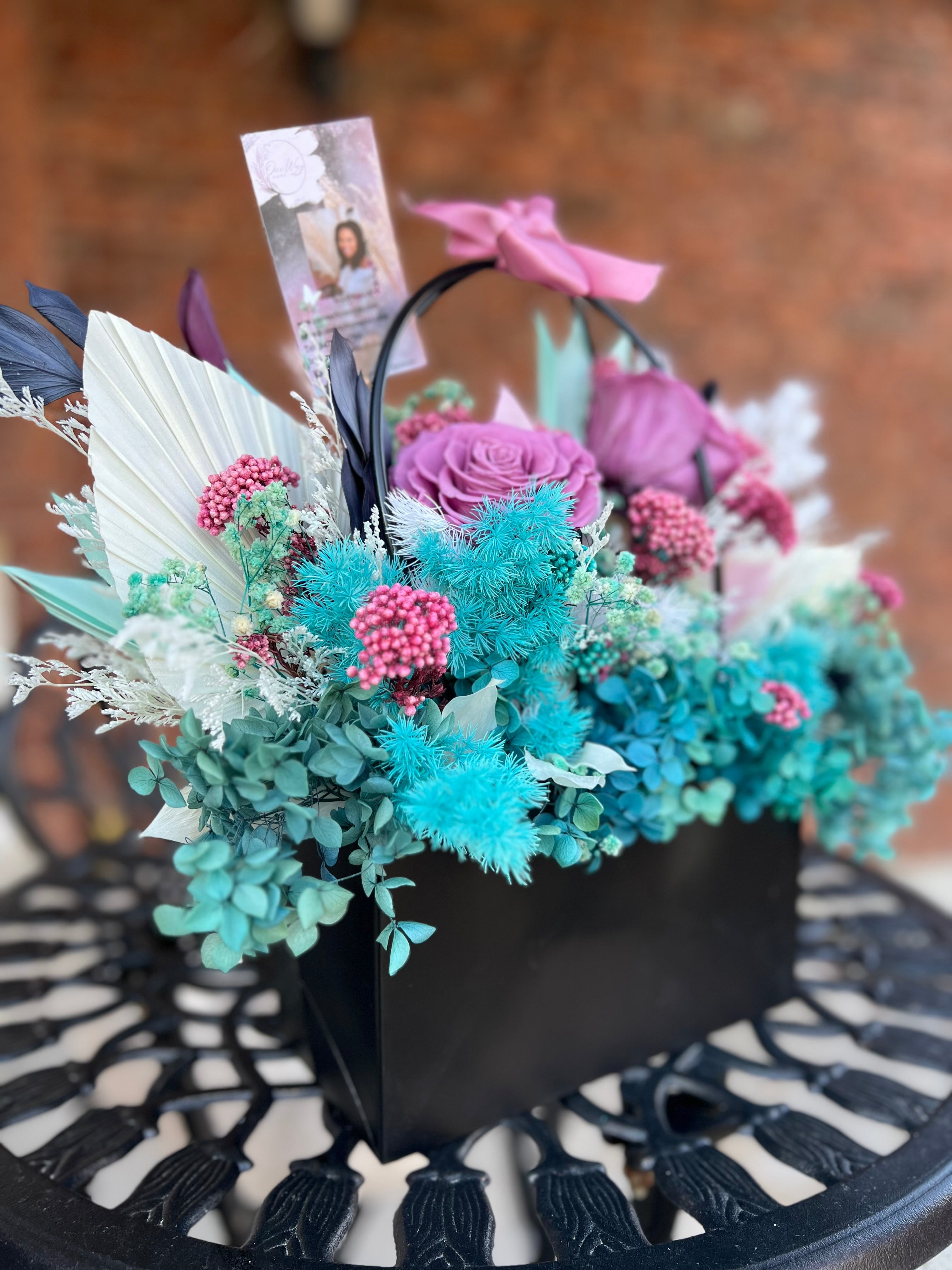 FLOWER ARRANGEMENT GIFT BAG