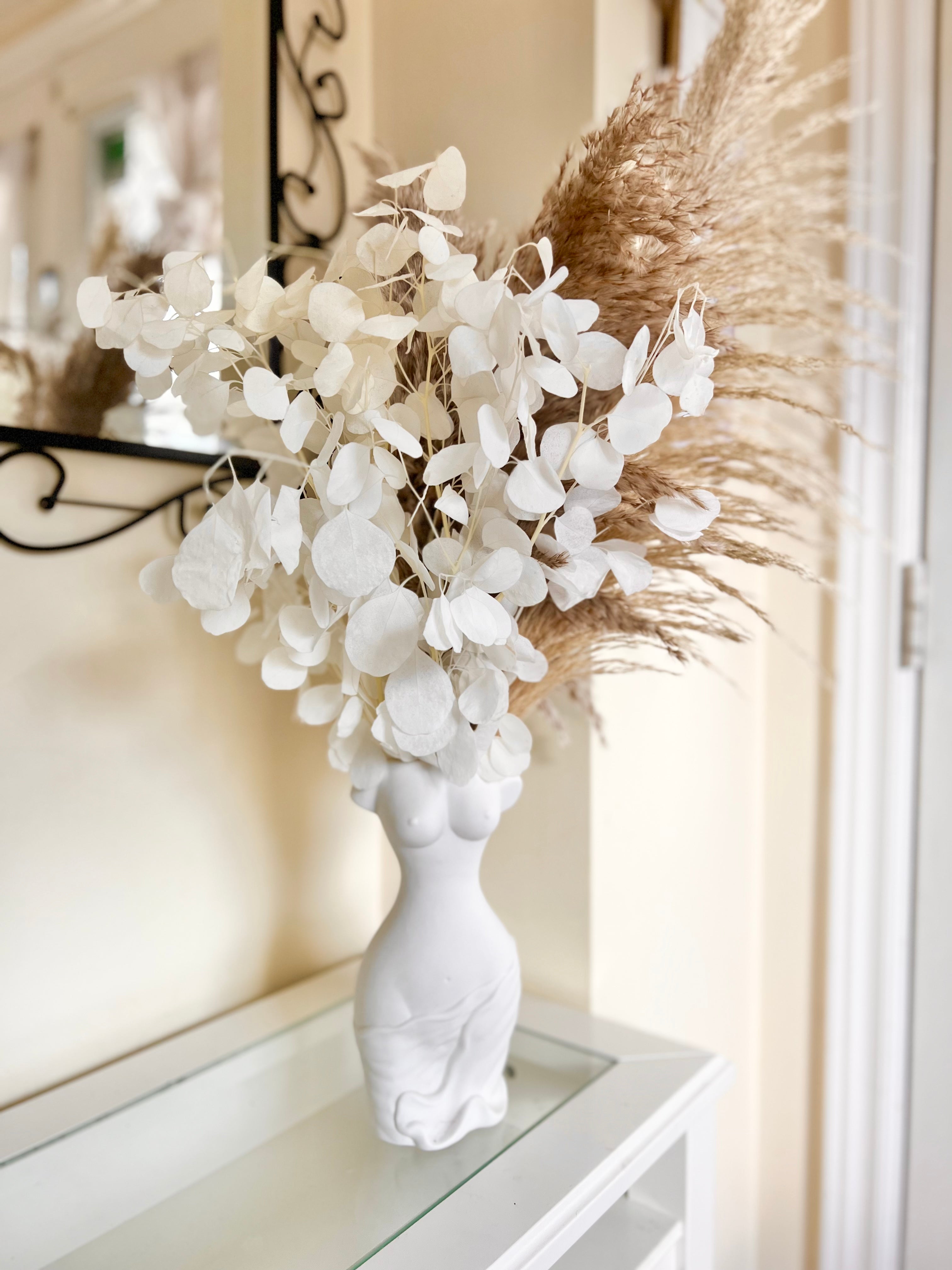 female form vaseaccent