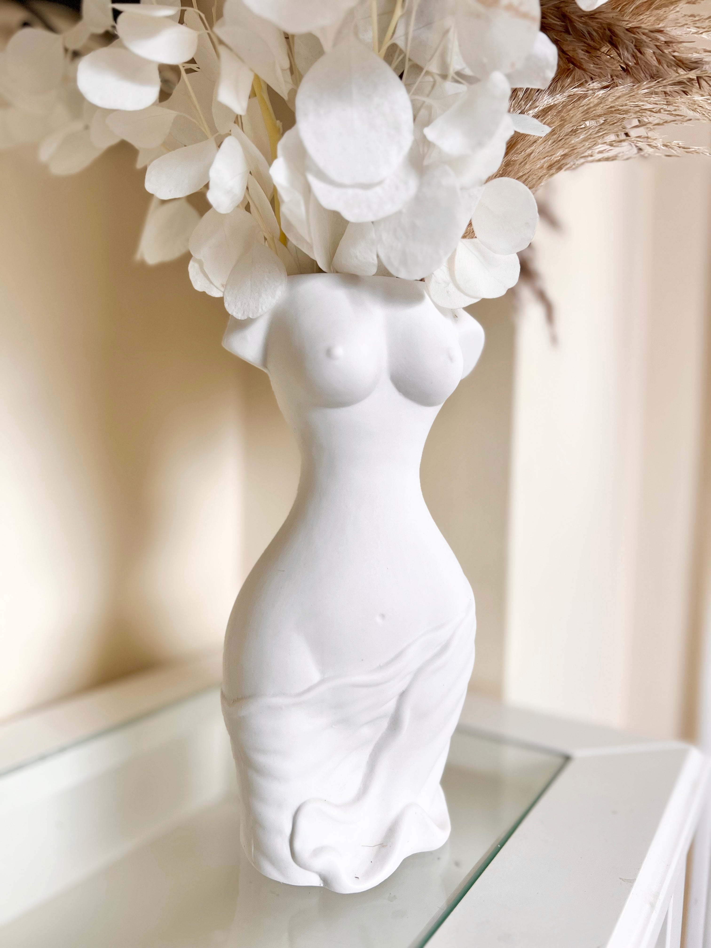 female form vaseaccent