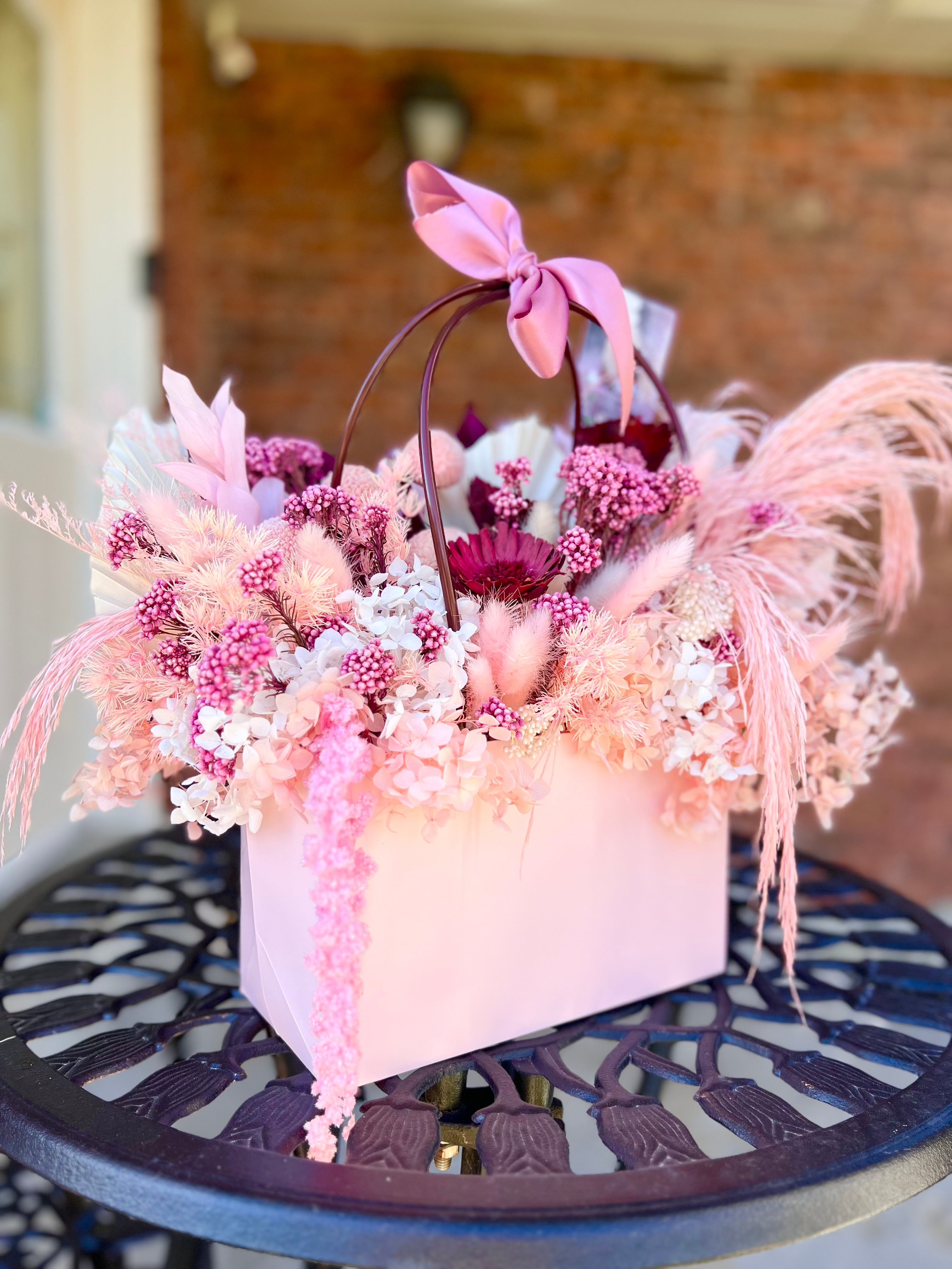 FLOWER ARRANGEMENT GIFT BAG