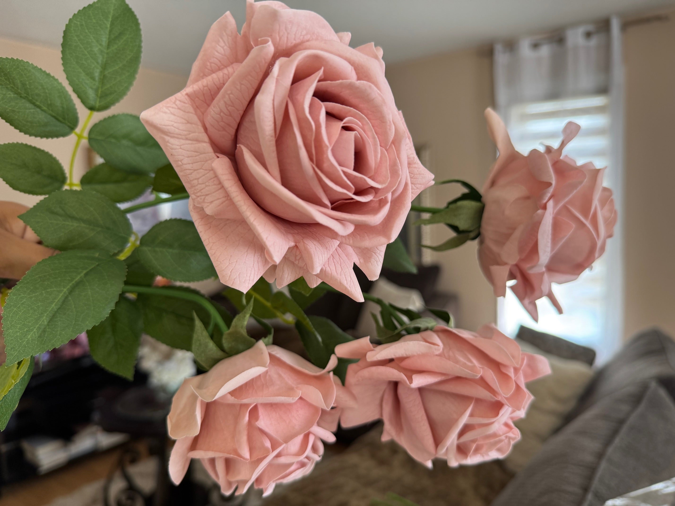 Artificial Roses for Decoration 