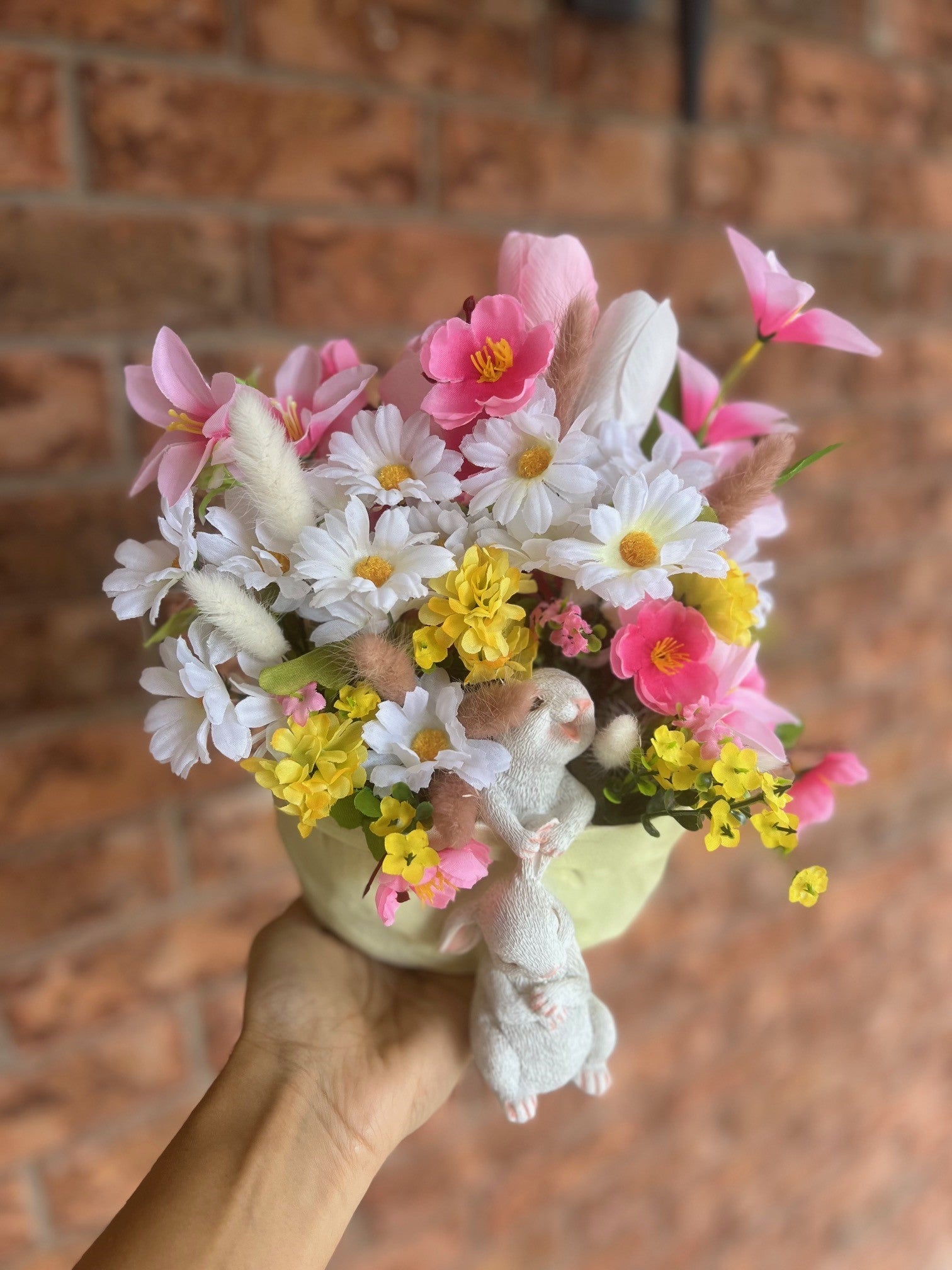 SPRING WILD FLOWER ARRANGEMENT