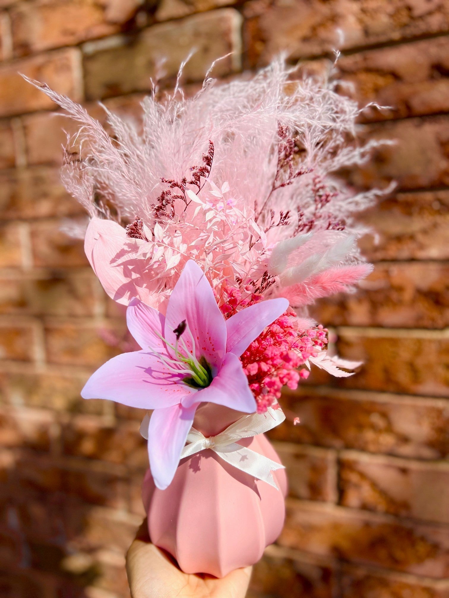 SMALL FLORAL ARRANGEMENT