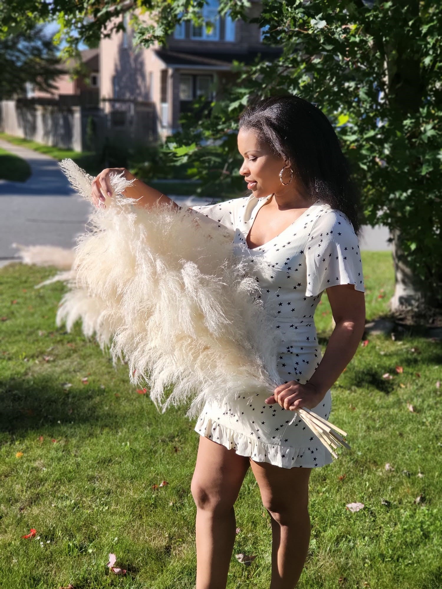 white pampas grass decor